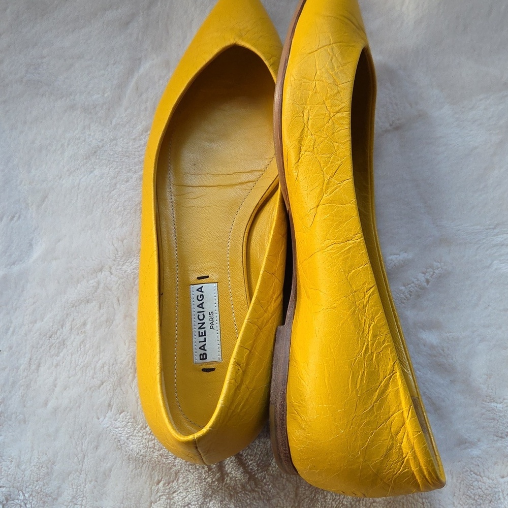 Balenciaga Yellow Pointed Flats - Picture 4 of 4